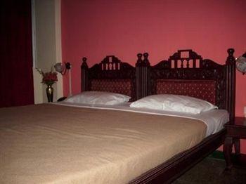 Hotel Charring Cross Ooty Buitenkant foto