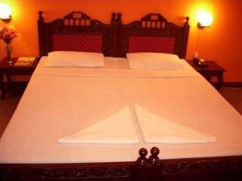 Hotel Charring Cross Ooty Buitenkant foto