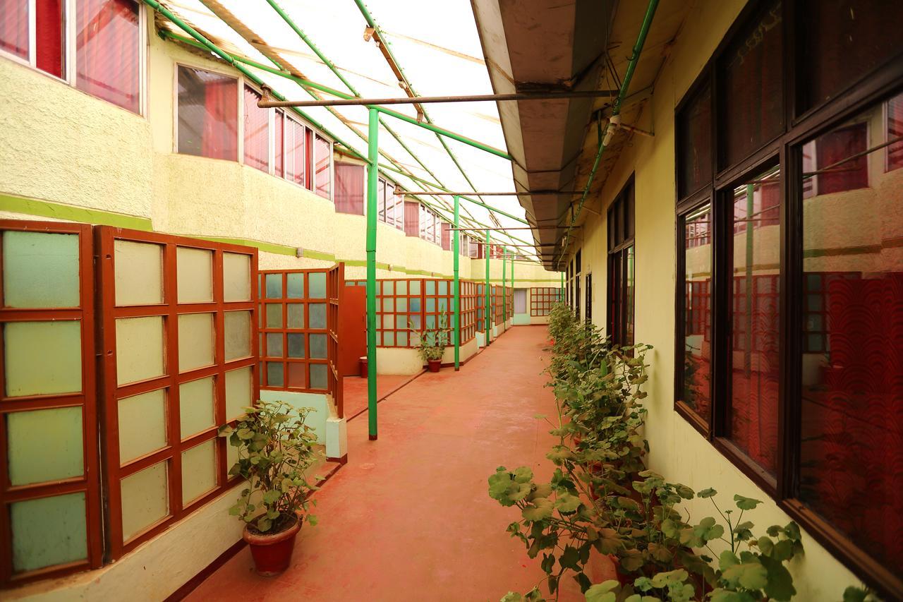 Hotel Charring Cross Ooty Buitenkant foto