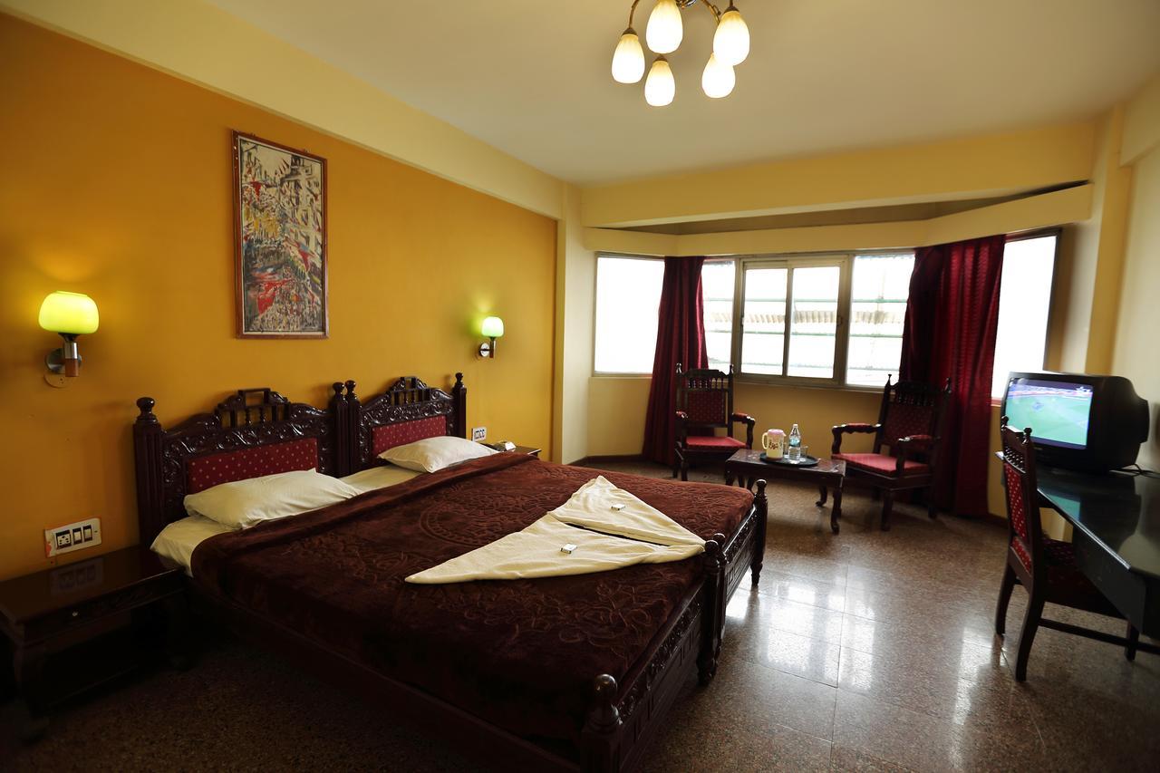 Hotel Charring Cross Ooty Buitenkant foto
