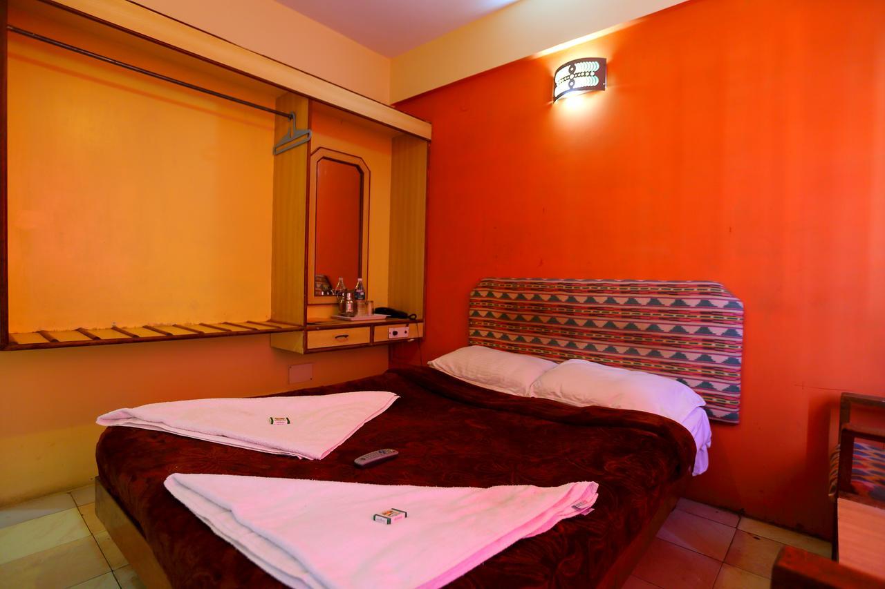 Hotel Charring Cross Ooty Buitenkant foto
