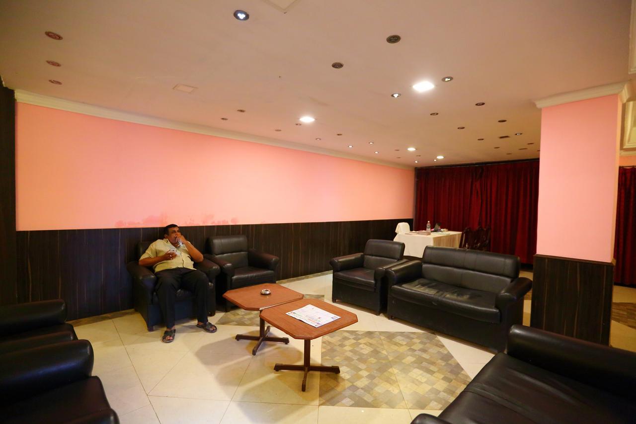 Hotel Charring Cross Ooty Buitenkant foto